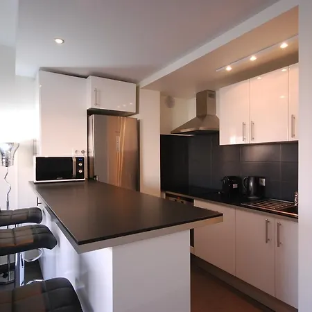 Le Colony 1 *